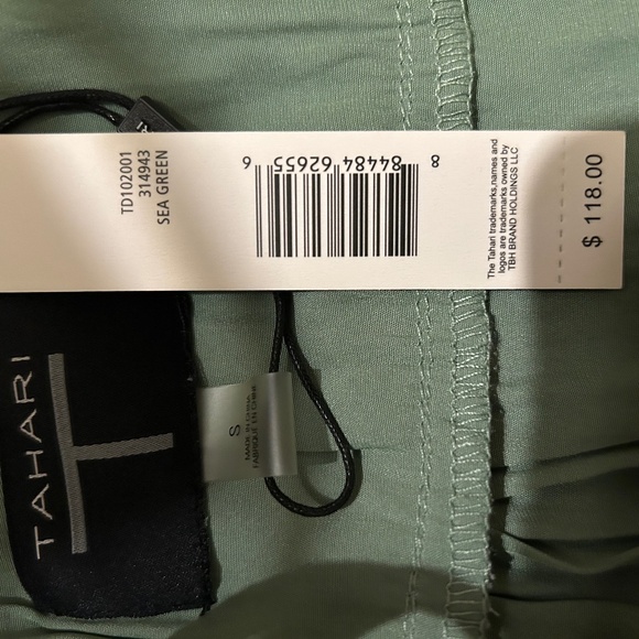T TAHARI- Sea Green Women’s Dress - NWT -Size Small - Picture 6 of 6